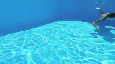 Waterplay: A Twinks Underwater Cumshot Adventure!