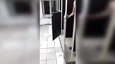 Gay Twerdking Soldiers - Amateur Fun Mix!: A hot and steamy video featuring tough military men indulging in explosive gay action with each other!