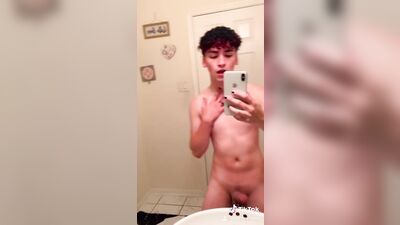 Mirror Cam Twink Dance Porn - Hot Gay Action!