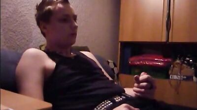Cums on his bed boys: Amateur cum shots solo! - Gay Porn Video