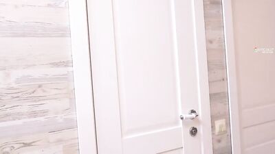 Flipfuck Bareback Twinks: Cum Shots and Ass Play with Uncut Big Cocks!