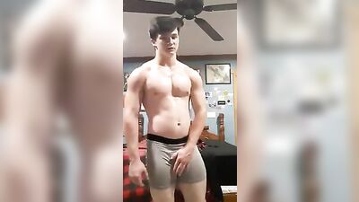 Gay Muscle Boys Flexing: Hot Bodybuilder Pt2