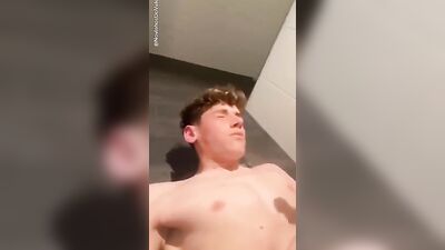BIG BUDS AND HUNKS: PORN FACETIME