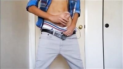 Sagging Twink Solo: Cumming Amateur Style!