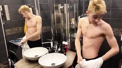 Erotic Shower: Solo Cum Shots Web-Cam