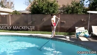 Pool Boy Serves Daddy Cocks: Young Twinks Oral Delight