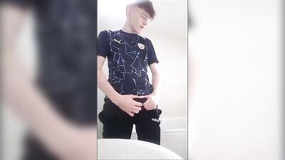 Cumming Cutie: Big Dick Muscle Boys Solo Show!