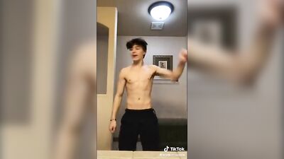 Muscle worship & Anal fucking: The ultimate TikTok thirst trap!