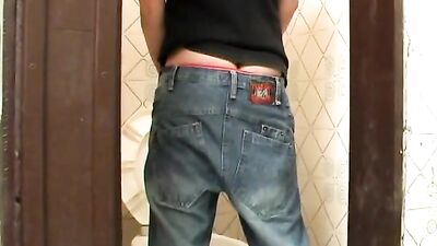 Gay Porn in the City: Bareback Cum Shots Handjob Oral Twinks