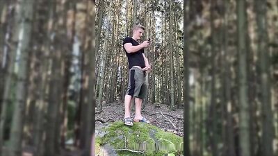 Blowjobs between the Trees: Man-to-Man Outdoor Oral Action