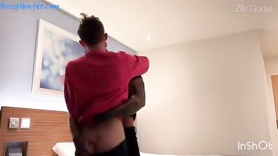 Gay Porn: Hot Sex with Daddy and Twink in Room Fuck Show!