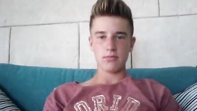 Shaved 18 Cumshot Expert: Hot Solo Cam Show!