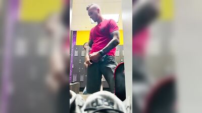 Lockerroom Arnon: Public Gym Anon Spy Vid!