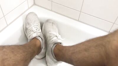 Smelly Feet Ultraboost: Amateur Foot Fetish Web-Cam Adventure