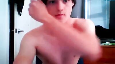 Fit Muscle Webcam Boy Wanking Hard For You!