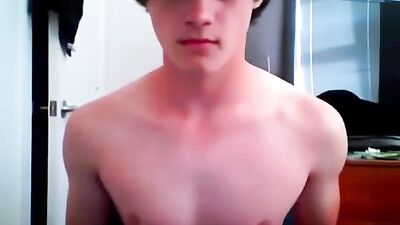 Fit Muscle Webcam Boy Wanking Hard For You!