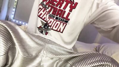 Young & Hungry: Masturbation Madness!