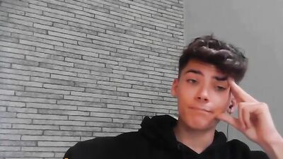 Cute blue eyes chill wanking cam