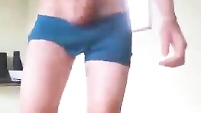 Young Latino Teen Masturbating - So Dotado Punheta Solo