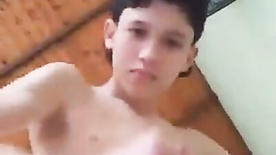 Young Latino Teen Masturbating - So Dotado Punheta Solo