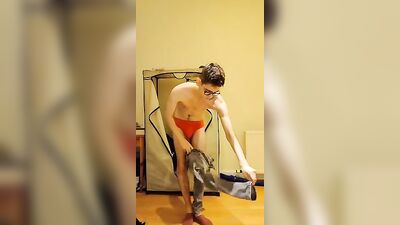 Gay Porn: Skinny Boys Showing and Cumming!