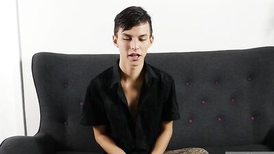 Bareback Blowjobs: Stretching Big Cocks and Cum Shots!