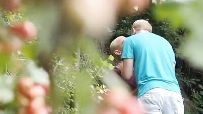 Gangbang Threesome: Twink Couple and Their Friends in an Explosive Sex Show!