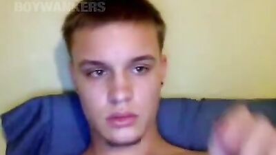 Young Cam Boys: Cuties with Big Dicks - Muscle Selfie Solo!