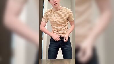 Cum Shots Muscle Boys: Hot Blonde Solo Wank!