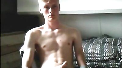 Young Cutie Camming for Web-Cam Fun!