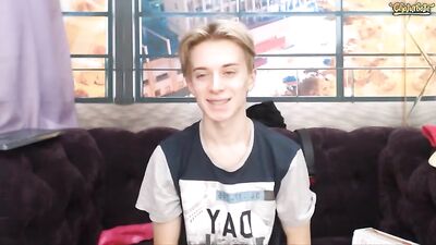 Blond Twink Cam Show: Exploring Amateur Web-Cam Solo Sexiness!