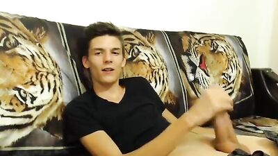 Unleash Your Inner Beast! - Oliver Manuels Amateur Uncut Dick Sperm Solo