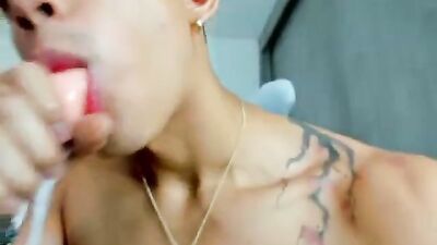 Andres Solo: Cum Shots & Handjobs Galore!