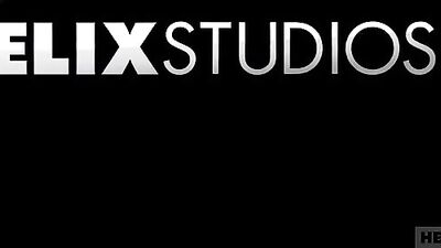 Gay Threesome Fuck Show: Room Twinks Bareback Sex Action