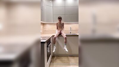 Young Blonde Boy Cumshots - The Ultimate Gay Porn Experience!