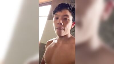 Hot Spring Desires: Yoweis Steamy Encounter in the Bathhouse!