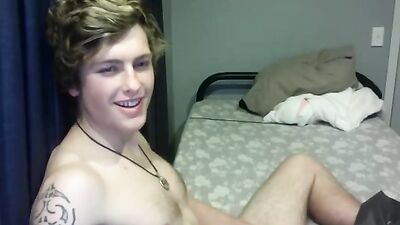 Discover the Handsome Blonde Cutie Masturbating Live on Webcam!