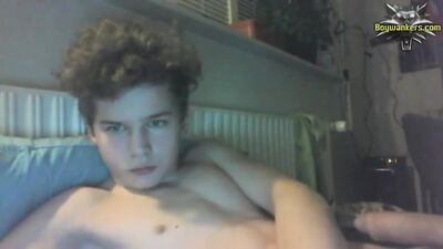 Gay Porn - Cute Twink with a Big Dick!