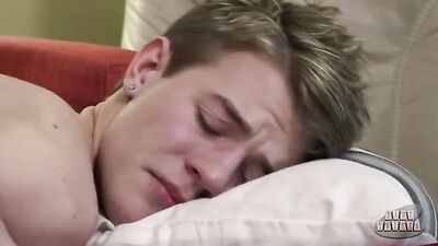 Bareback Teen Cumshots: The Ultimate Oral Experience