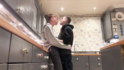 Gay Twinks Kitchen Fuck: Sex Couple Porn Show