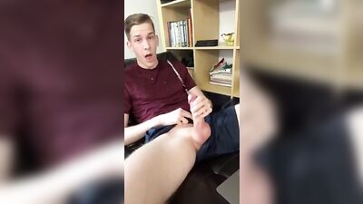 Young Twinks Cum Shots and Handjobs: The Ultimate Amateur Experience!