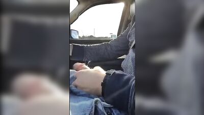 Highway Cumming Twinks: Roadside Jerk Session