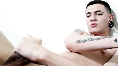 Golden Cock: MATIAS JERKS OFF THE BIG BOMB - CUM!