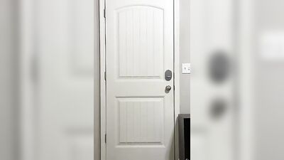 Hung Bi Student Web-Cam Show: Solo Handjob and Exhibitionism