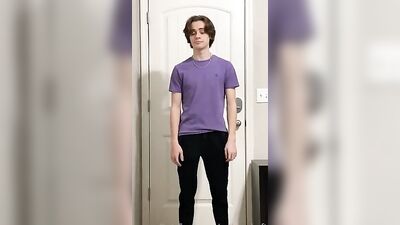 Hung Bi Student Web-Cam Show: Solo Handjob and Exhibitionism