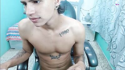 Christoffer Twinks Amateur Webcam Cumshot Show!
