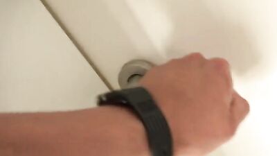 Unleashing the Hunk: Fucking Hot Oral Cum Action!