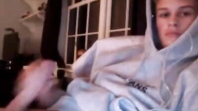 Young And Blonde Cutie: Self-Confessed Solo Cam Boy Gets Off!