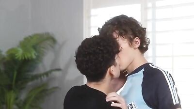 Young Twinks in Action - Gay Porn Cum Shots Bareback!