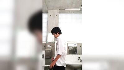 Japanese Boy Wanking Exposed: Public Outdoor Cum Shots